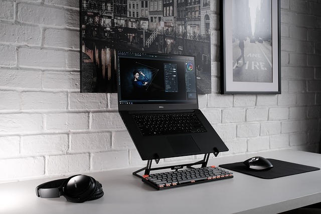 1768292641451959.jpg laptop-6332543_640.jpg